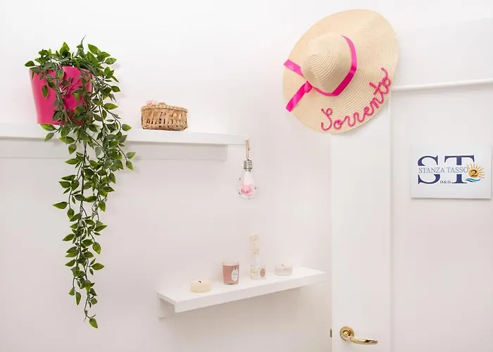 Stanza Tasso - De Vivo Realty 3*